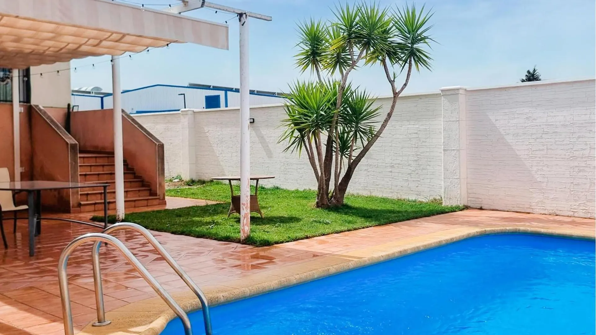 펜션 3 Bedroom Nice Home In 파둘